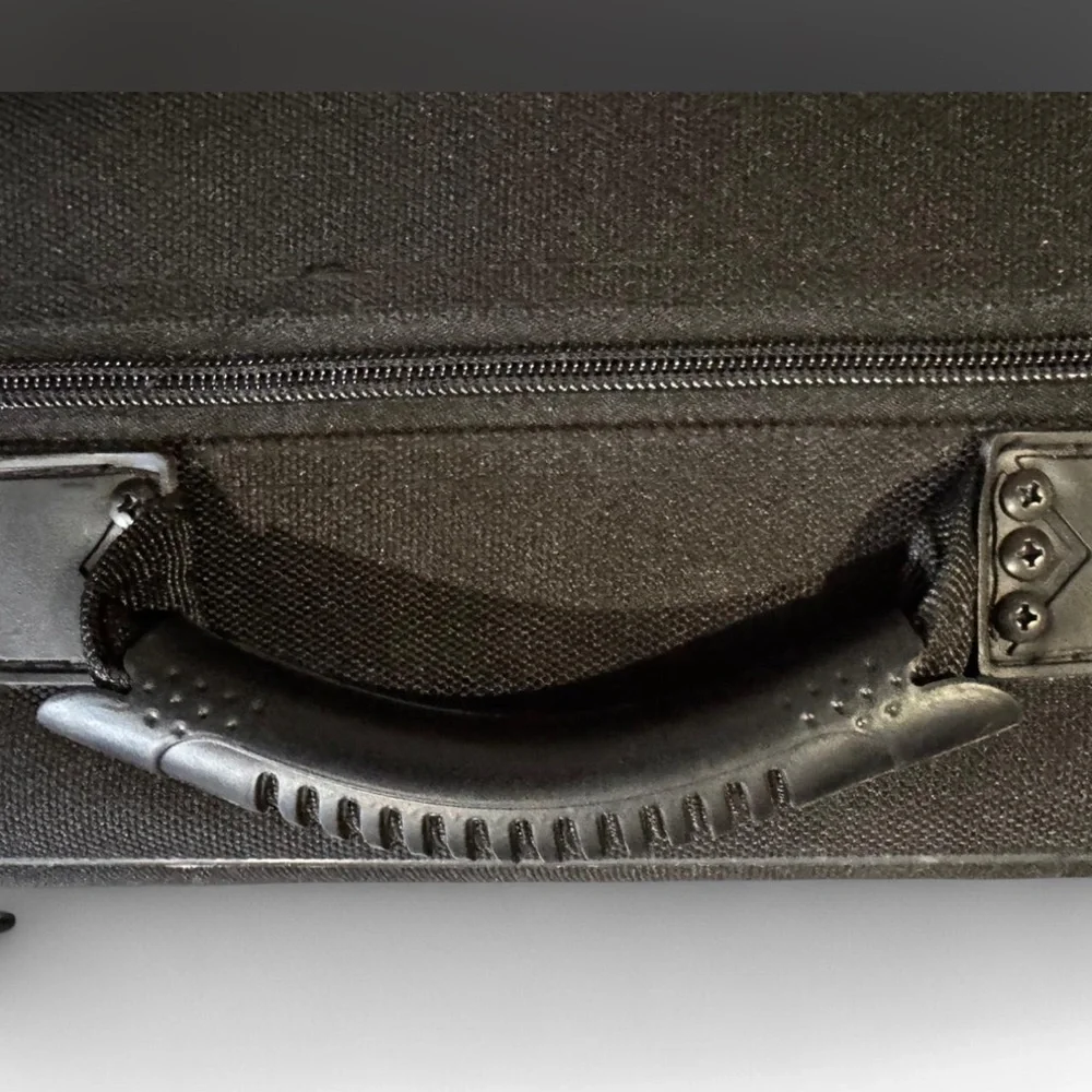 eastrck black travel